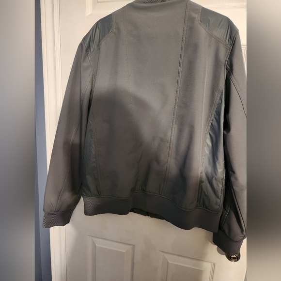 GUESS Men's XXL water-resistant jacket. - Picture 3 of 16